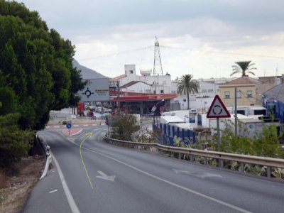 Foto nº9. Rotonda al final de la bajada. Kilómetro 15,5.