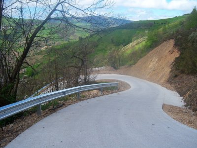 Las rampas hormigonadas del inicio de la subida son tremebundas. Foto de Javier Avilés.
