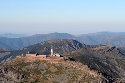 El Santuario de la Peña de Francia, en la misma cima de la montaña.